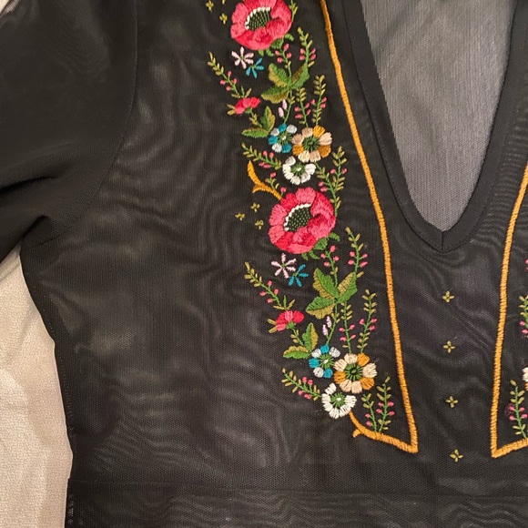 EXPRESS BLACK MESH EMBROIDERED TUNIC TOP SHIRT ⭐️⭐️⭐️⭐️⭐️ - Picture 8 of 14